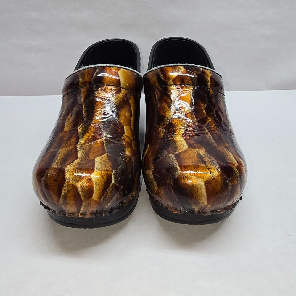 Womens 8.5-9 39 Dansko Professional Clog Snake Print Orange Brown Patent Leather